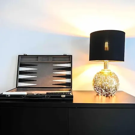 Moderne In Ruhiger Umgebung Nahe Messe