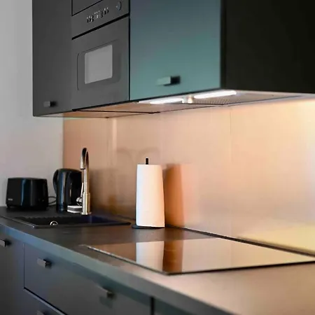 Moderne In Ruhiger Umgebung Nahe Messe