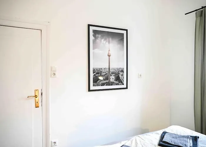 Moderne In Ruhiger Umgebung Nahe Messe Daire *