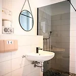 Moderne In Ruhiger Umgebung Nahe Messe Apartamento Berlim