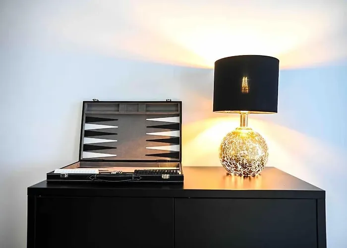 Moderne In Ruhiger Umgebung Nahe Messe