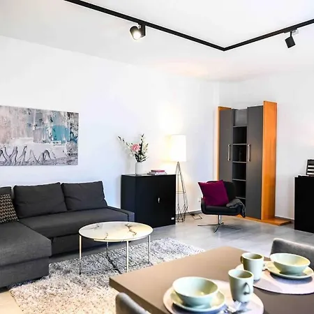 Moderne In Ruhiger Umgebung Nahe Messe Apartament