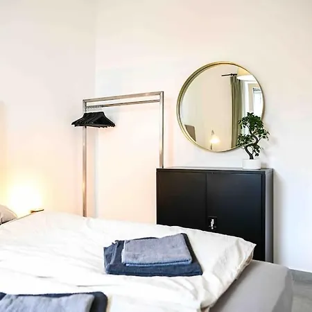 Moderne In Ruhiger Umgebung Nahe Messe Apartament