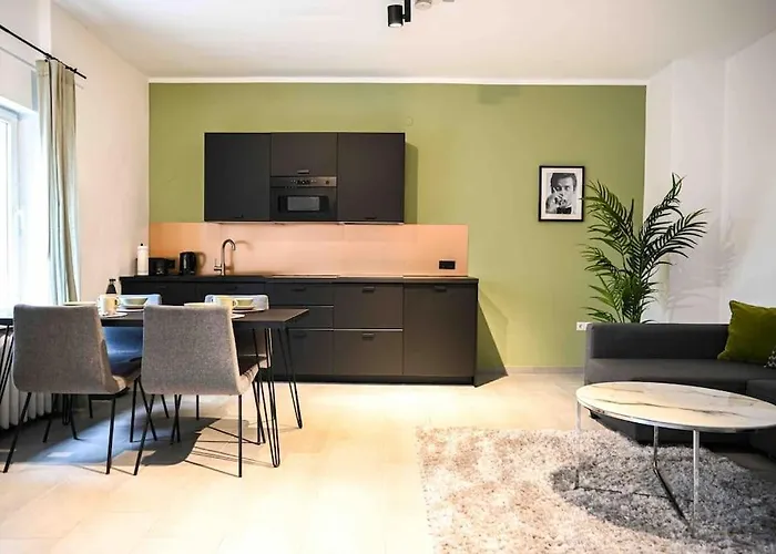 Moderne In Ruhiger Umgebung Nahe Messe *